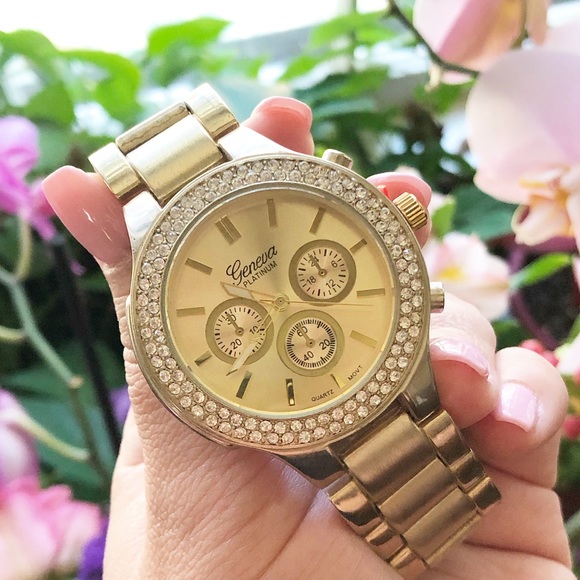 Gold Crystal Watch - Picture 2 of 7